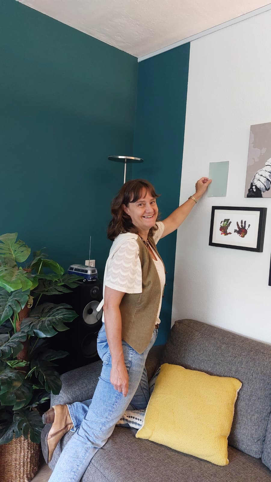 Thuisadvies, Quickscan_verfstaal tegen muur houden